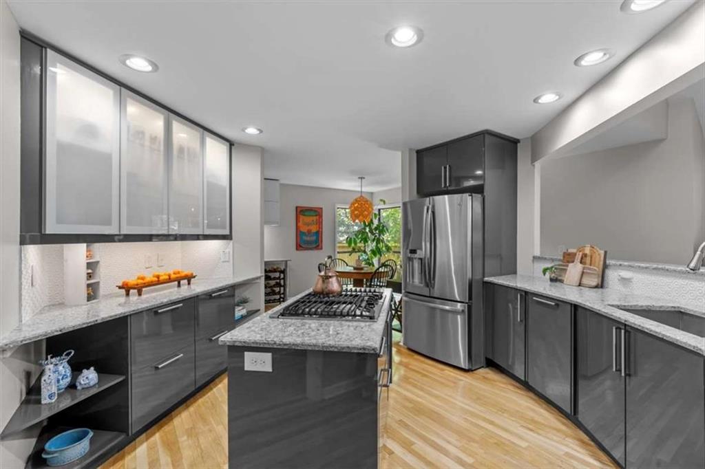 4262 Loch Highland Parkway