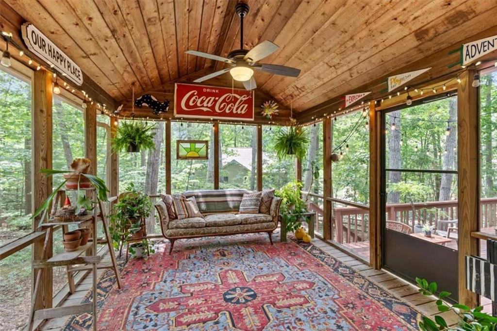 4262 Loch Highland Parkway
