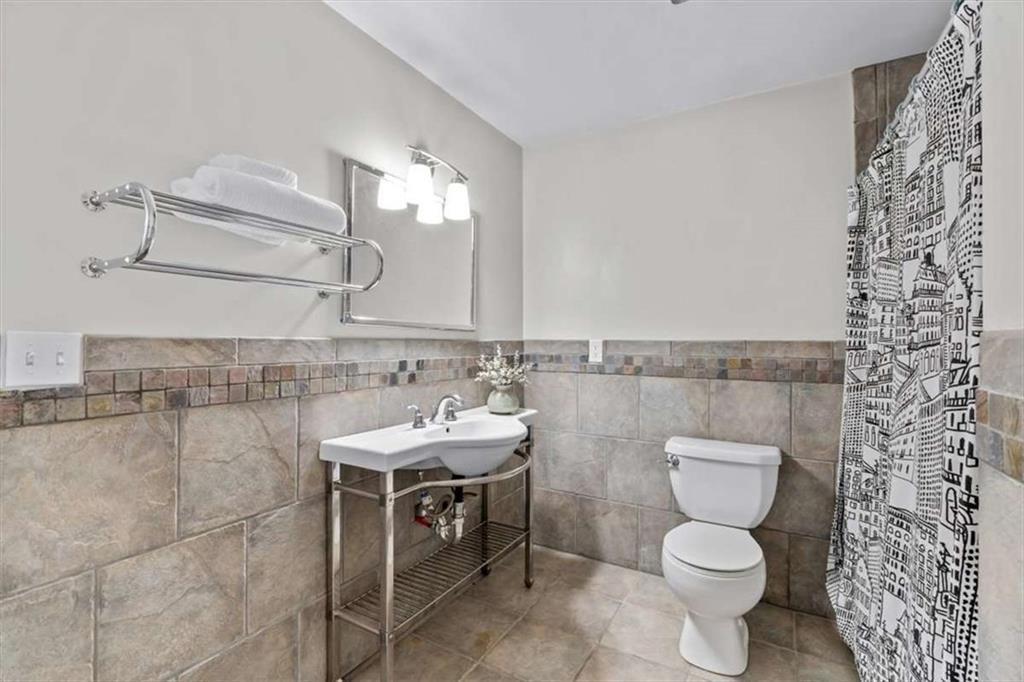4262 Loch Highland Parkway