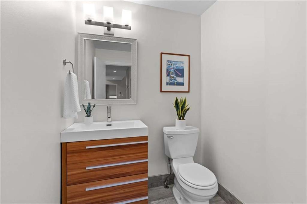 4262 Loch Highland Parkway