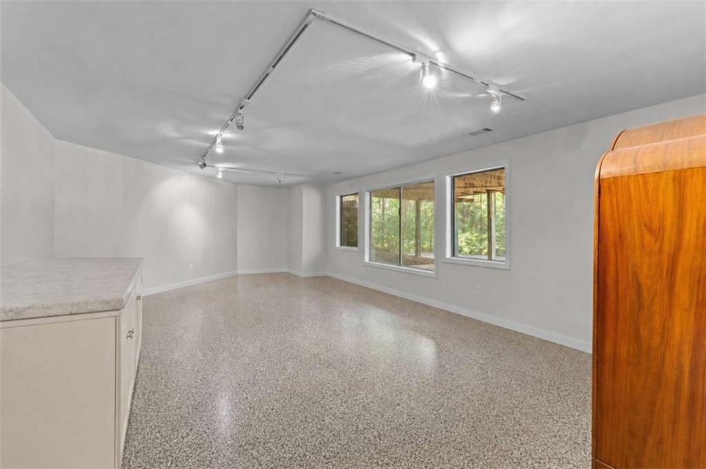4262 Loch Highland Parkway