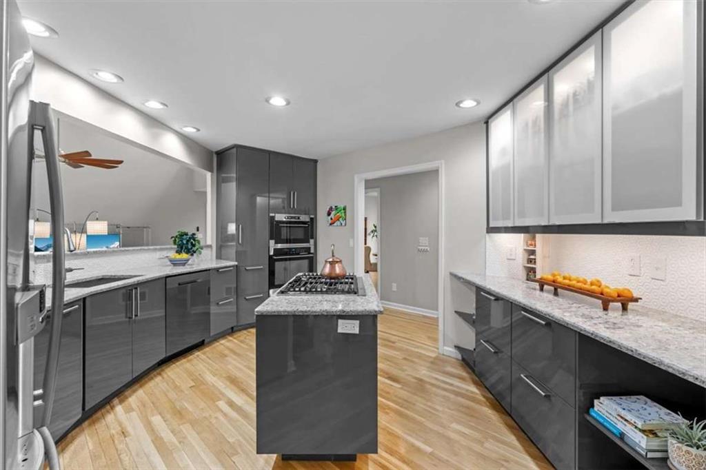 4262 Loch Highland Parkway