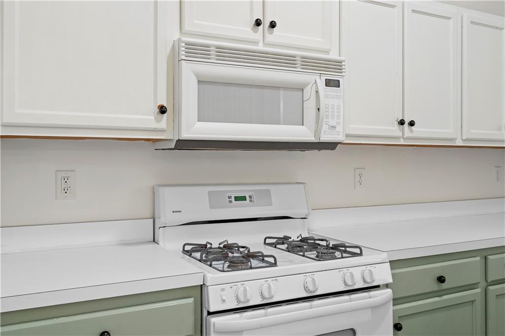 1695 Cedar Hill