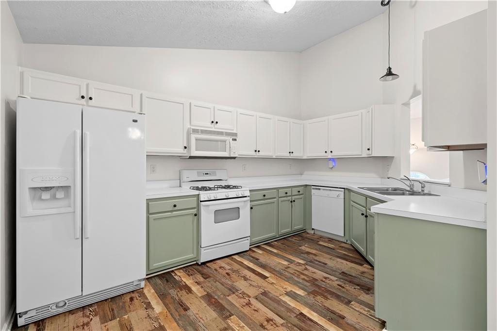 1695 Cedar Hill