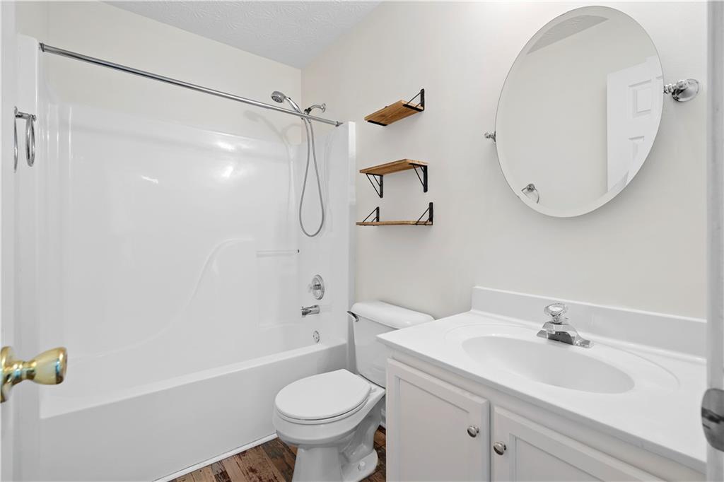1695 Cedar Hill