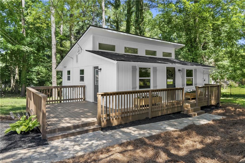 4483 Collins Circle