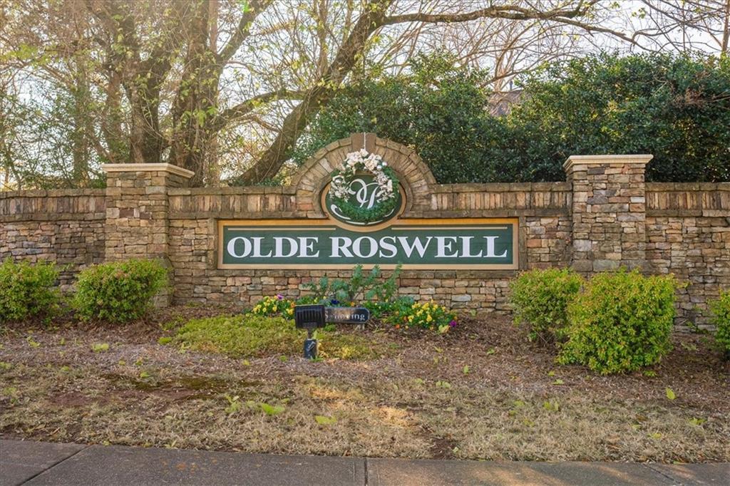 1100 Olde Roswell Grove