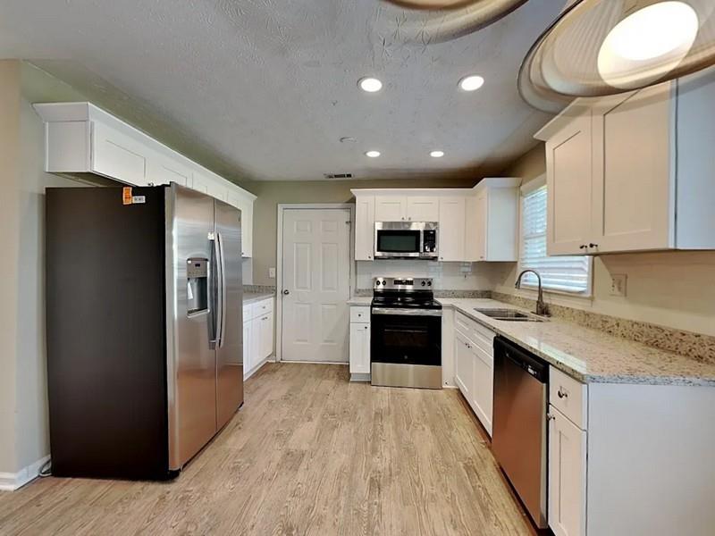 3925 Riversong Drive