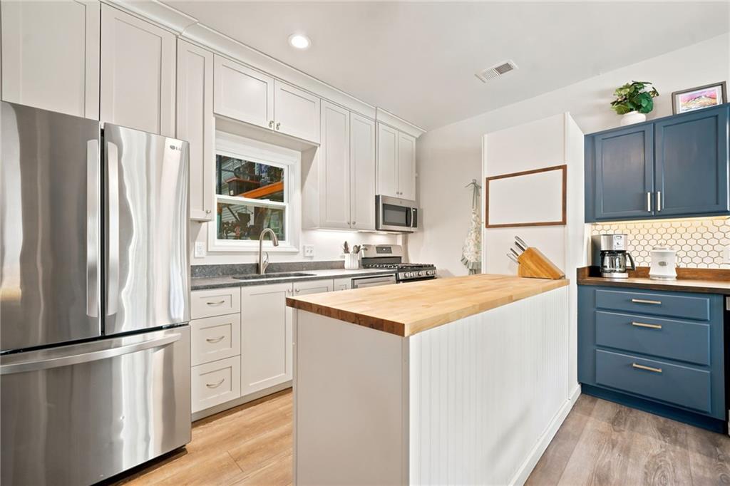 6100 Henderson Mountain Road