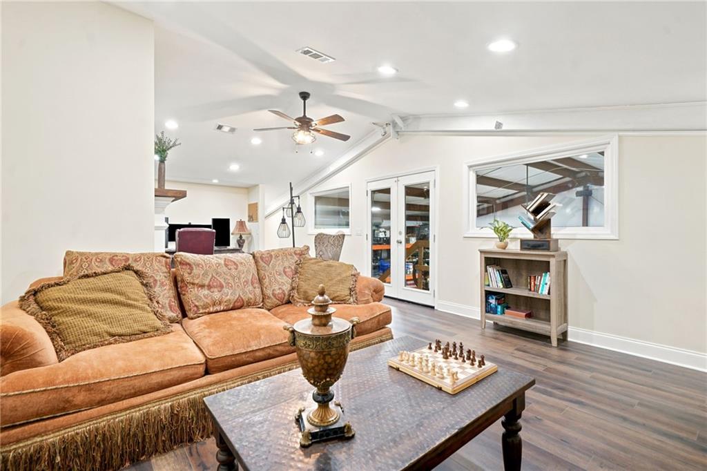 6100 Henderson Mountain Road
