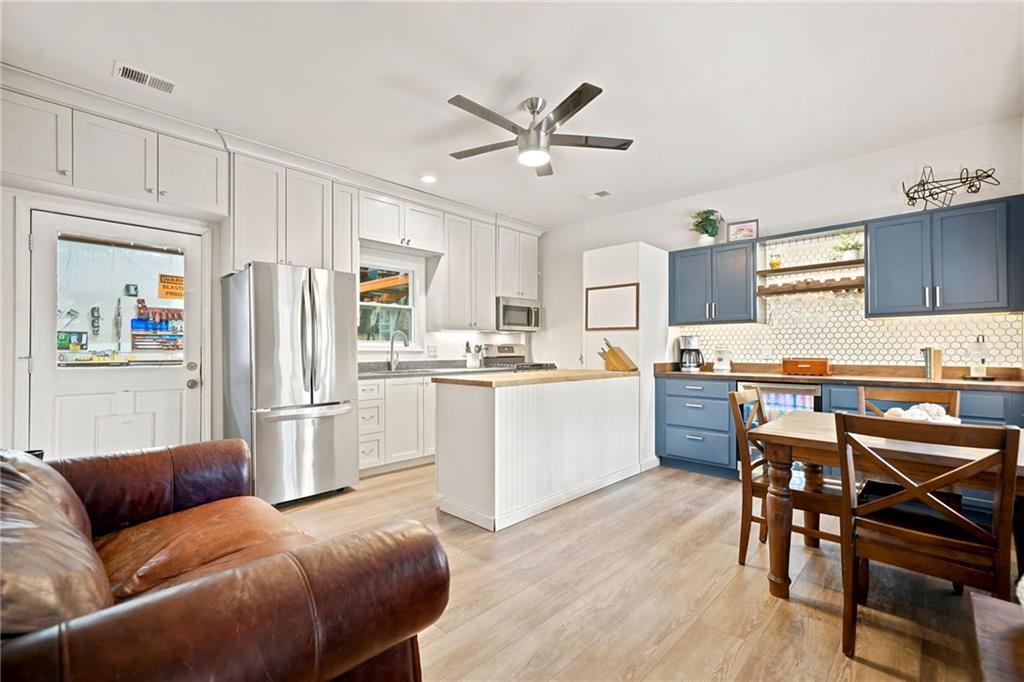 6100 Henderson Mountain Road