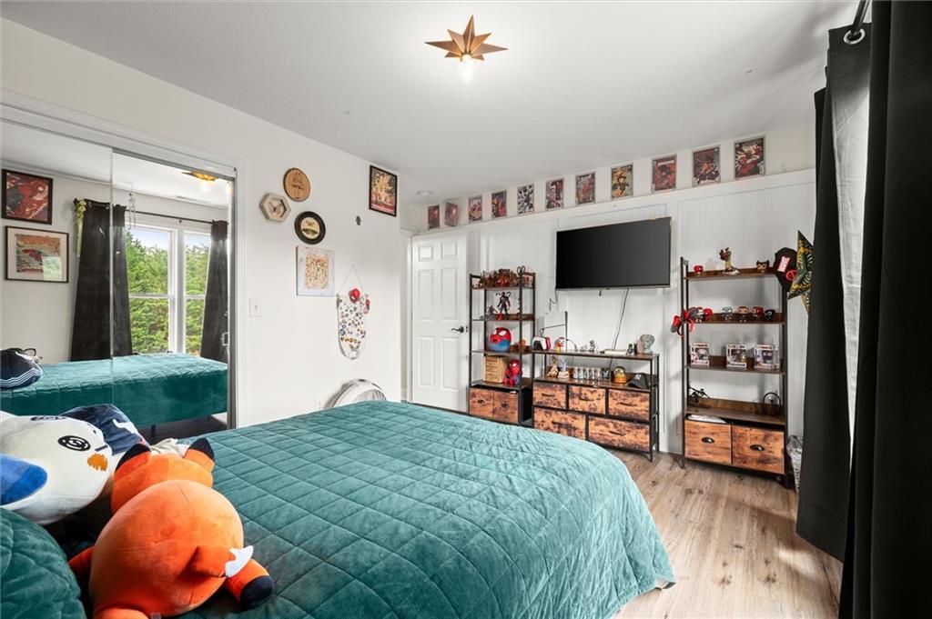 15 Hyalite Road E