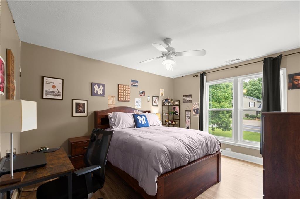 15 Hyalite Road E