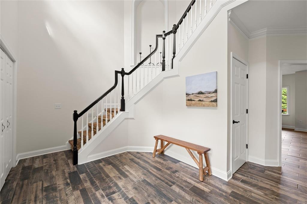 15 Hyalite Road E