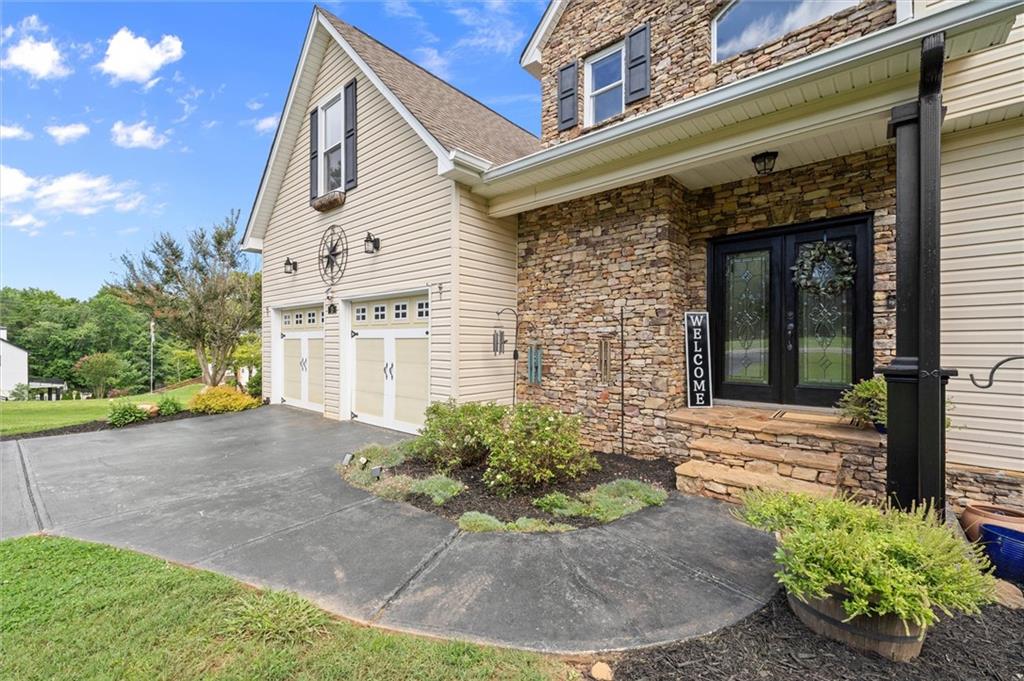 15 Hyalite Road E