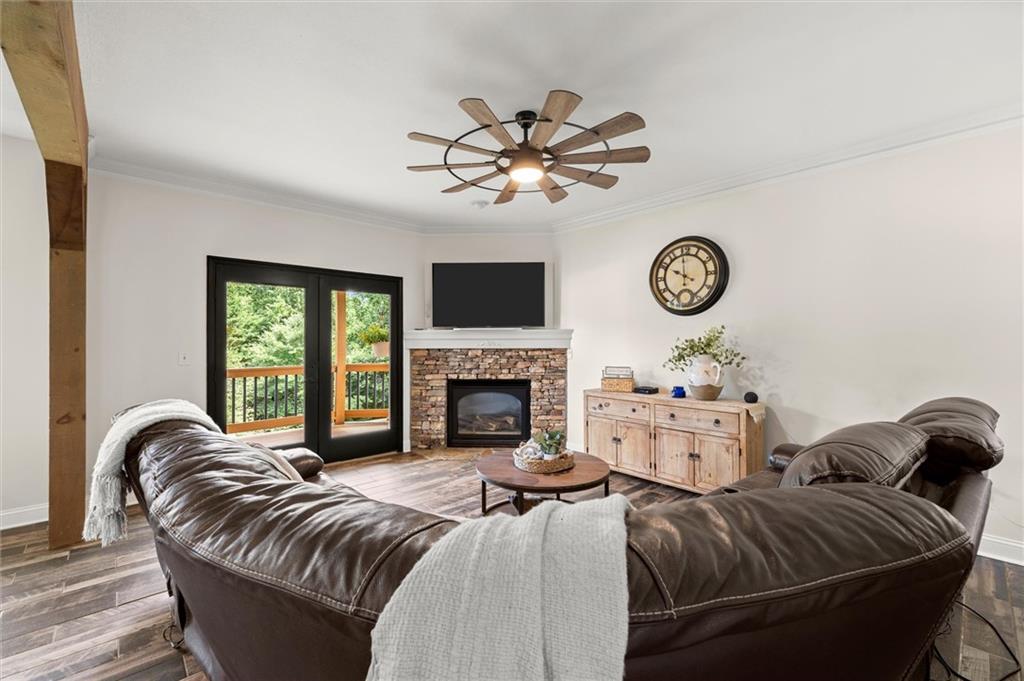 15 Hyalite Road E