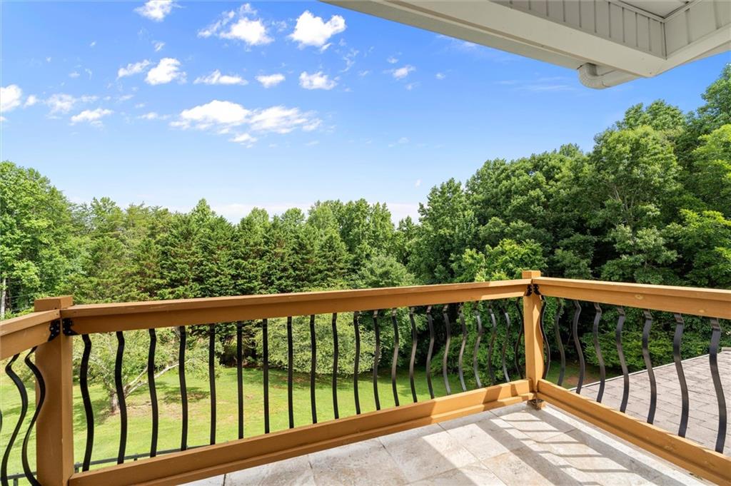 15 Hyalite Road E