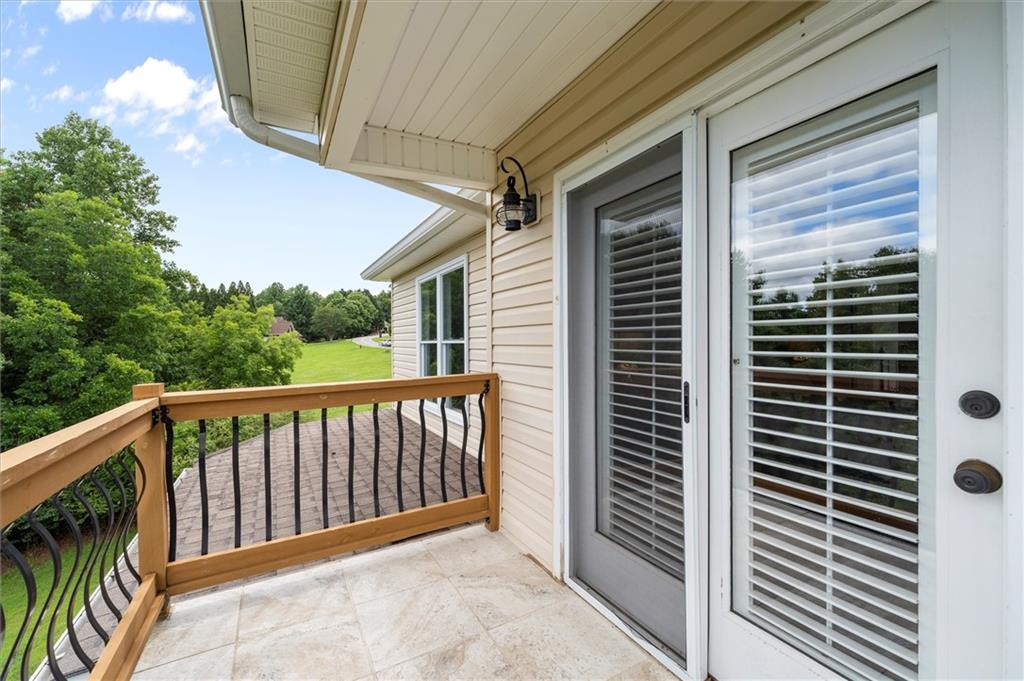15 Hyalite Road E