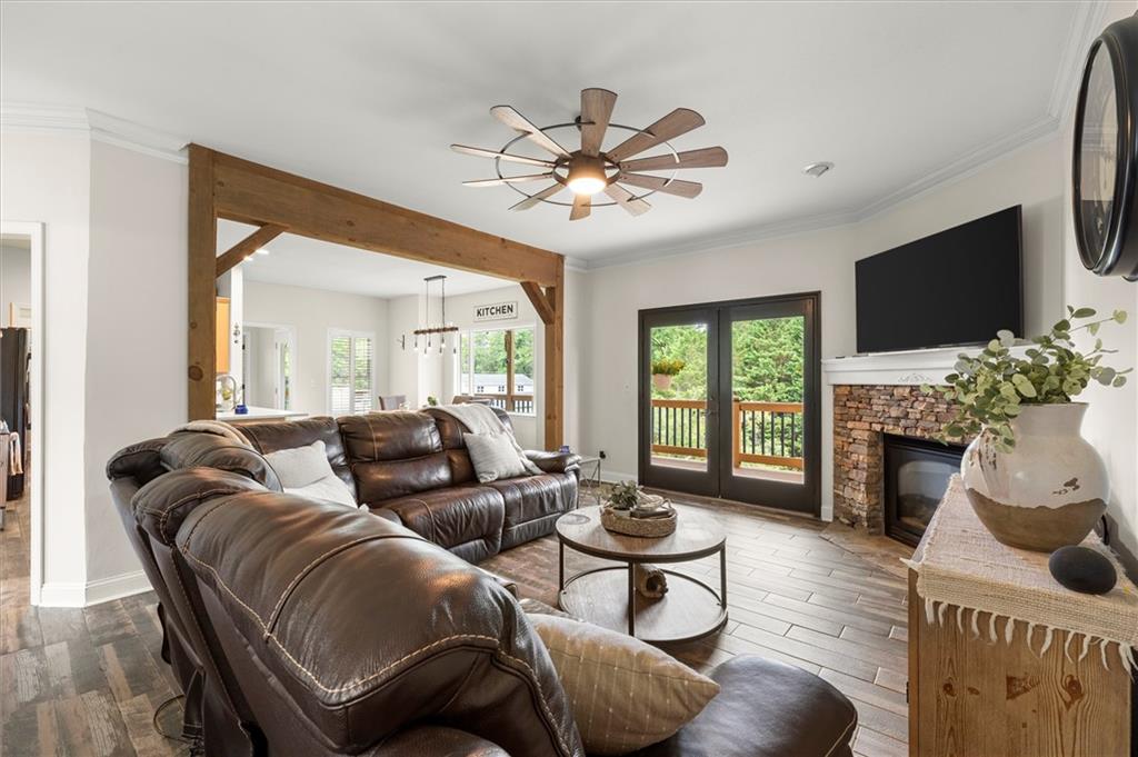 15 Hyalite Road E