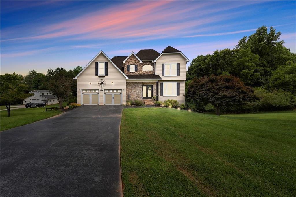 15 Hyalite Road E