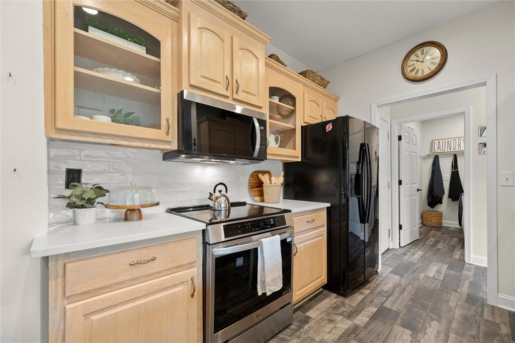 15 Hyalite Road E