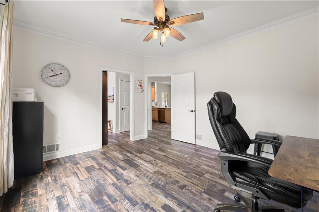 15 Hyalite Road E