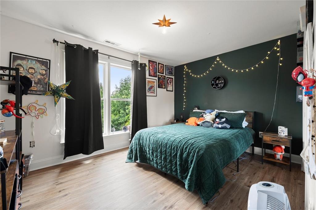 15 Hyalite Road E