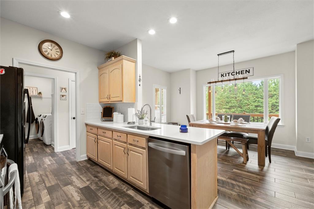 15 Hyalite Road E