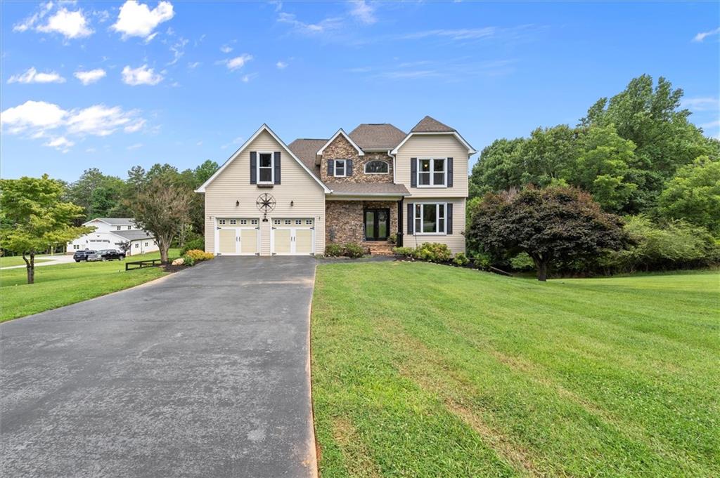 15 Hyalite Road E