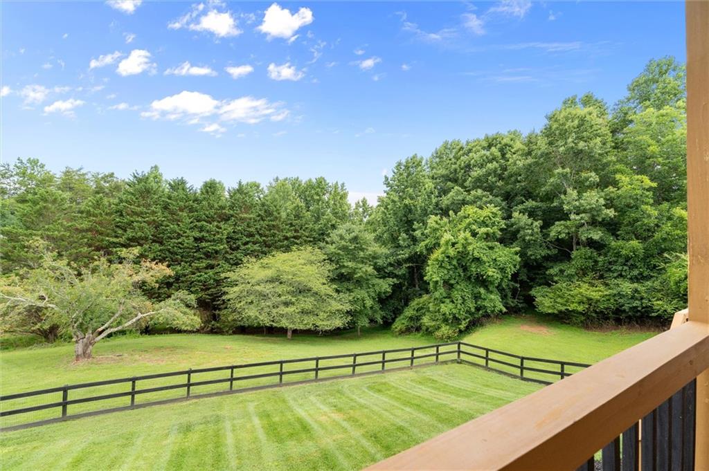 15 Hyalite Road E