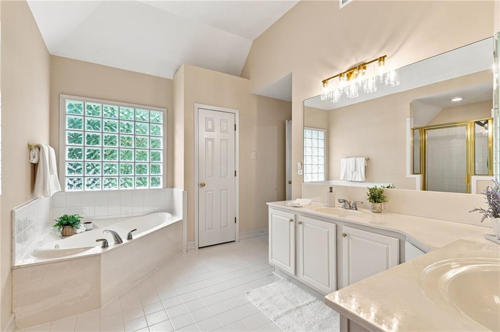 2485 Chestnut Landing