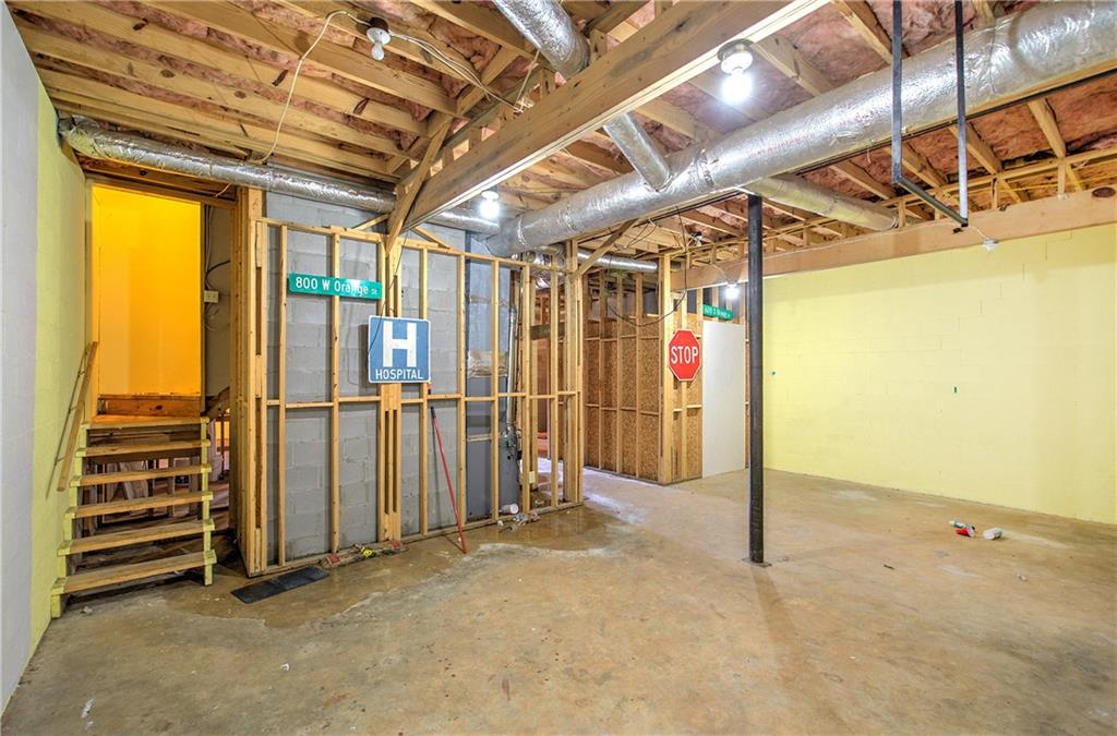 7 Valley Brook Drive SE