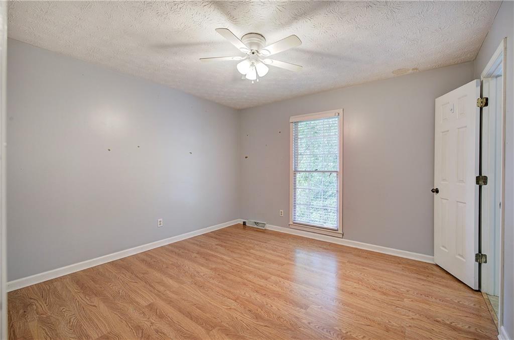 7 Valley Brook Drive SE