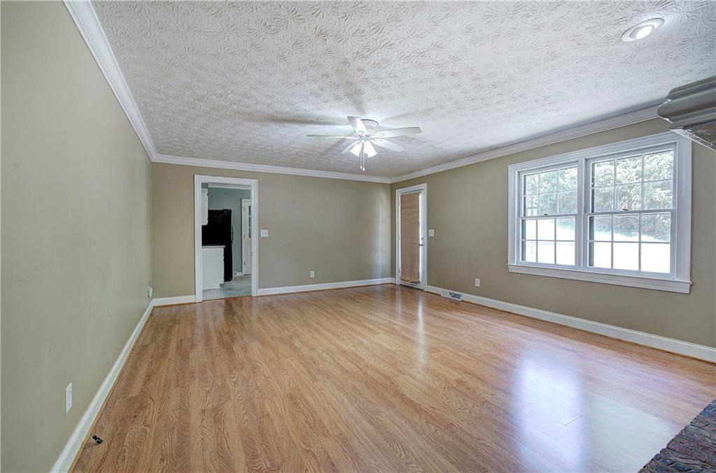 7 Valley Brook Drive SE