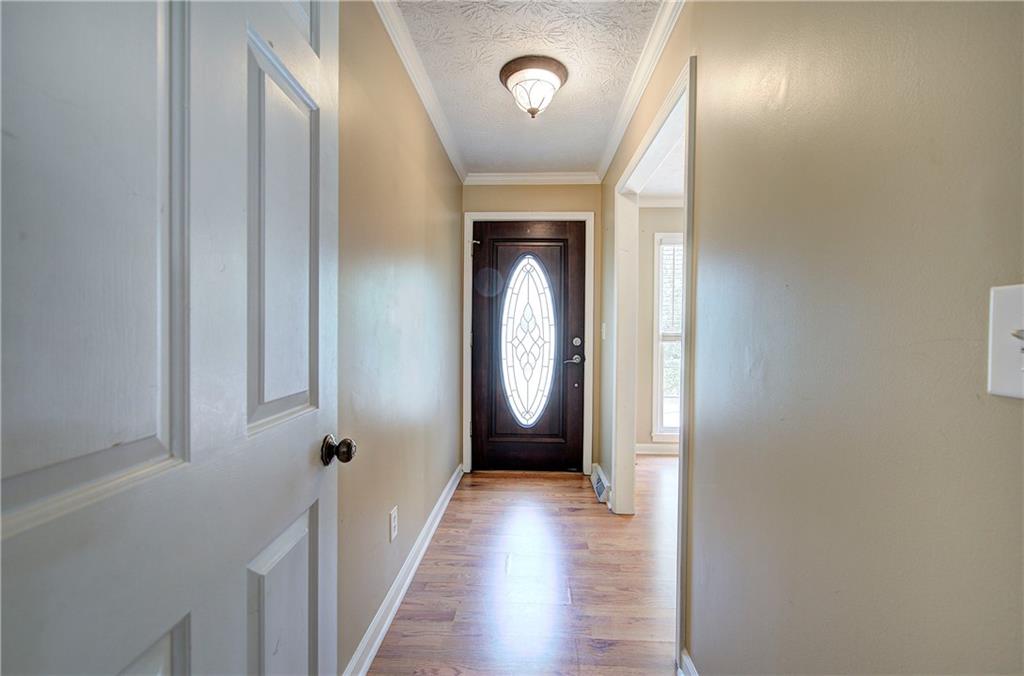 7 Valley Brook Drive SE