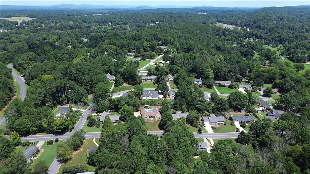 7 Valley Brook Drive SE