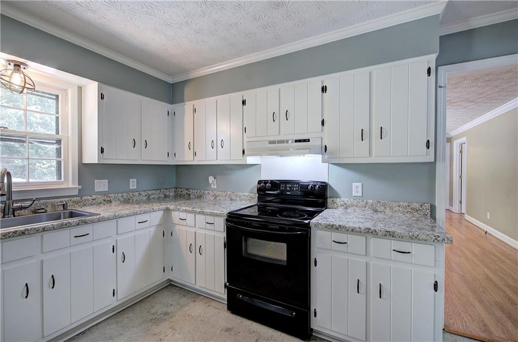 7 Valley Brook Drive SE