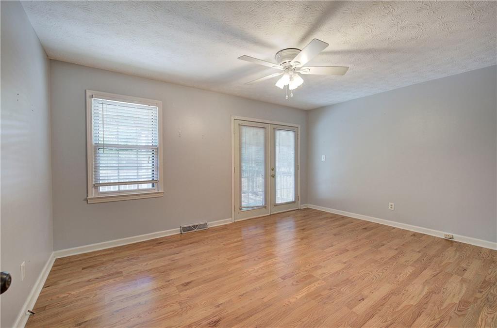 7 Valley Brook Drive SE