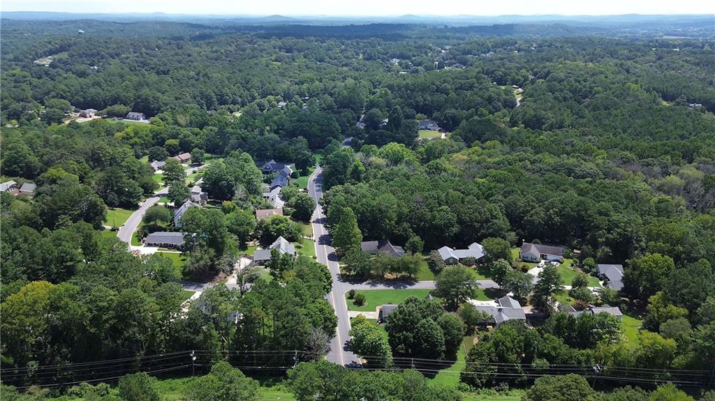 7 Valley Brook Drive SE