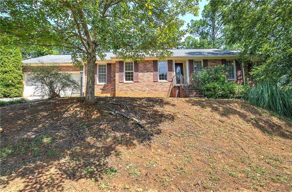 7 Valley Brook Drive SE