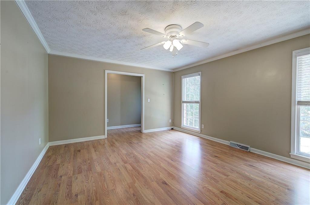 7 Valley Brook Drive SE