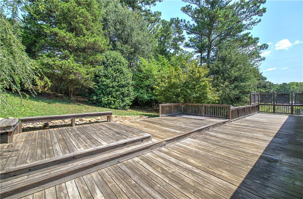 7 Valley Brook Drive SE