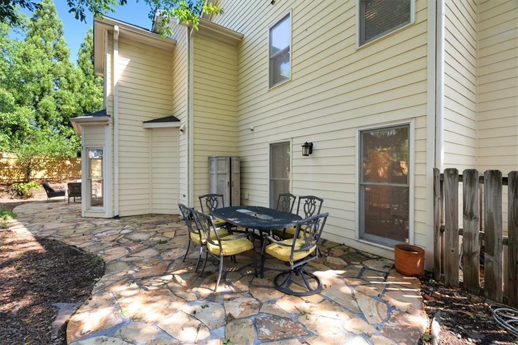 1560 Oak Park Cove