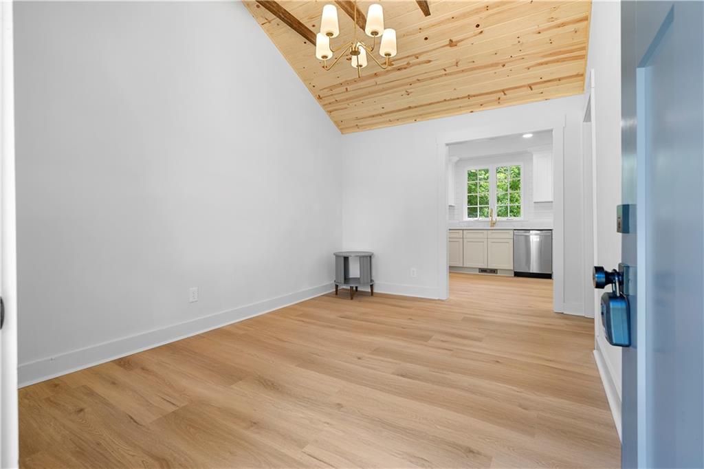 138 W Dixie Avenue SE