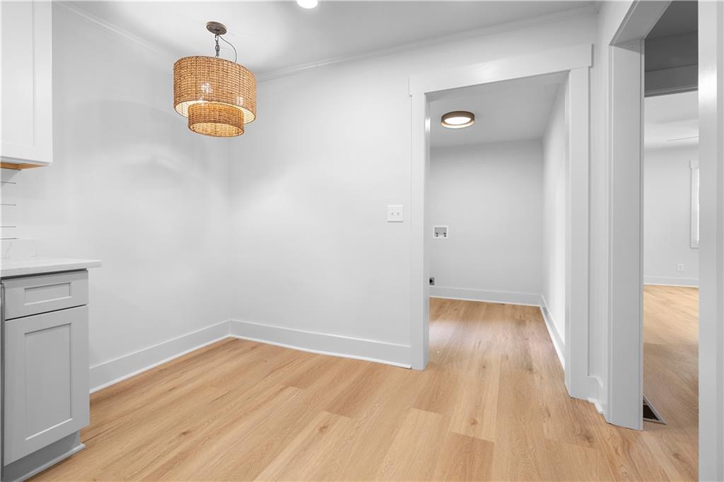 138 W Dixie Avenue SE