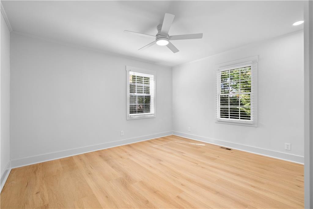 138 W Dixie Avenue SE