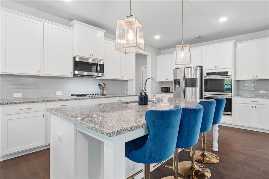 3925 Amberhill Circle