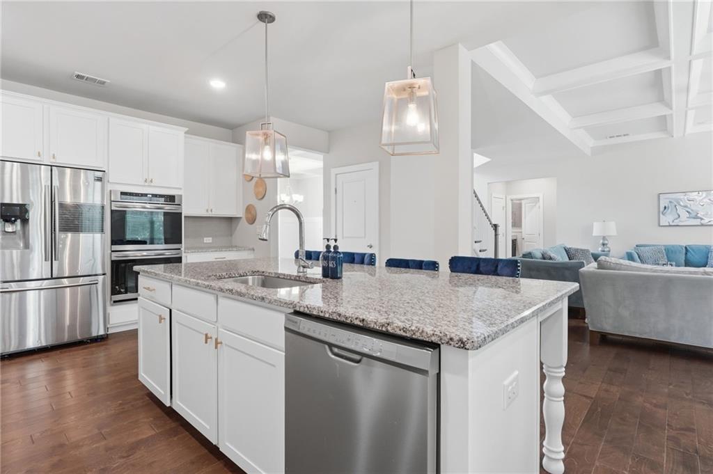 3925 Amberhill Circle