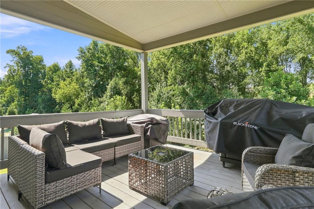 3925 Amberhill Circle