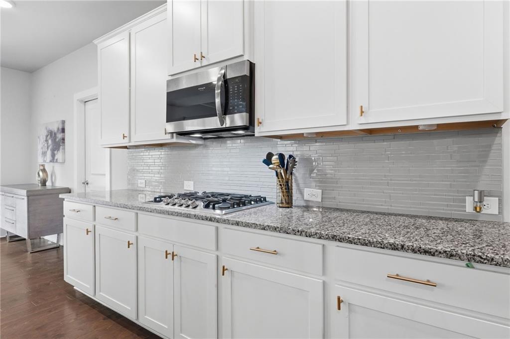 3925 Amberhill Circle